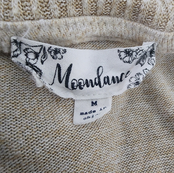 Beige 3/4 length sleeve cardigan Size Medium - Picture 3 of 4